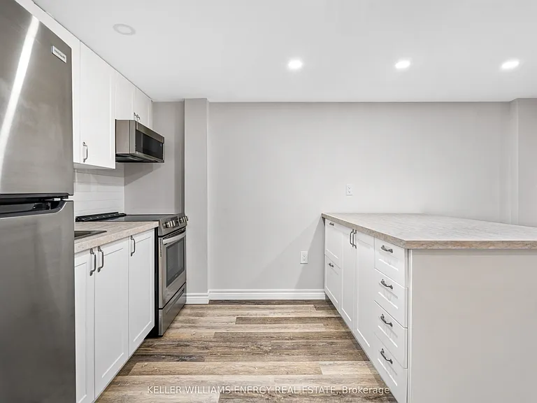 106 A Wellington Main St — Photo 4