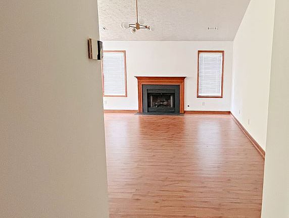 2nd image of 603 Braddock Ct