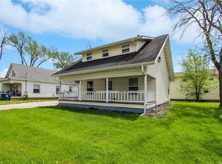 1204 Garfield Ave, Charleston, IL 61920