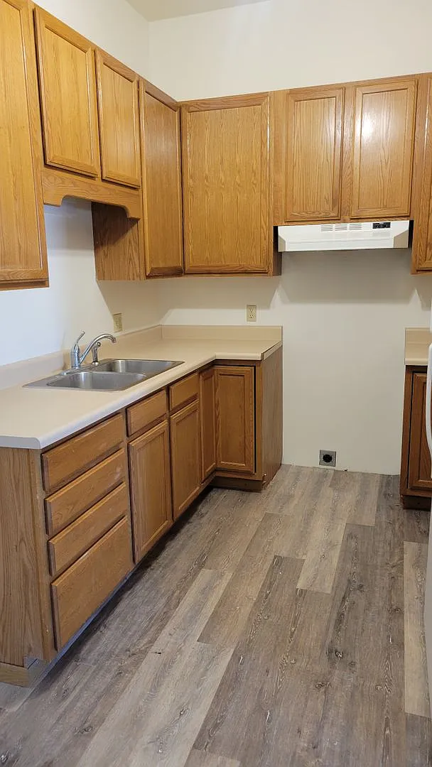 107 South Main St — Photo 2
