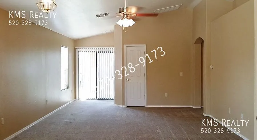 3 Beds / 2 Bath - Owner/Agent — Photo 2