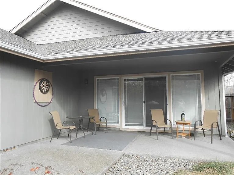 1672 SW Waterstone Dr — Photo 4