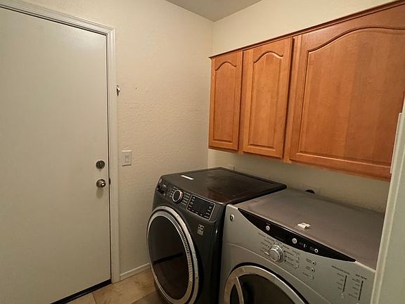 5th image of 941 E Penny Ln