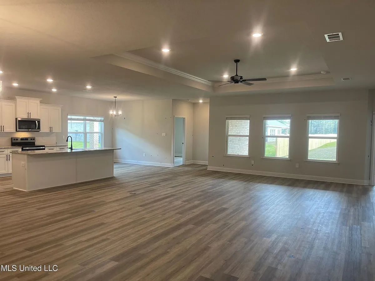 Building Photo - 13569 Sarus Dr