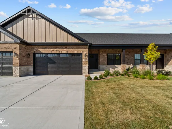 2125 Sky Harbor Dr, New Lenox, IL 60451