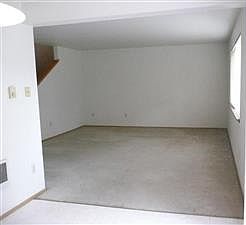 5th image of 637 School St SE