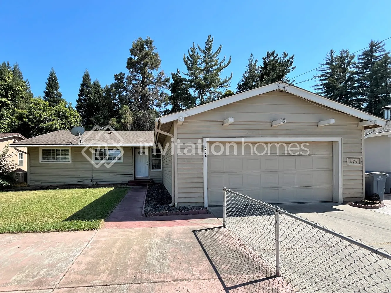 626 Madrone Dr photo 1