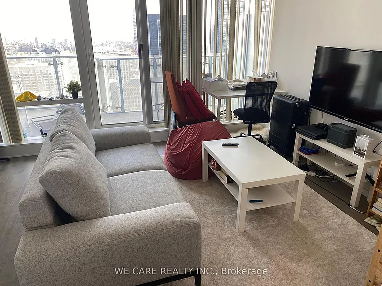 1 Bloor St E #3502 — Photo 29