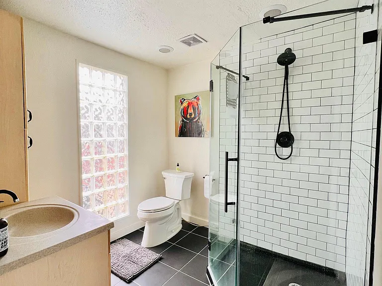 379 Houston St — Photo 23