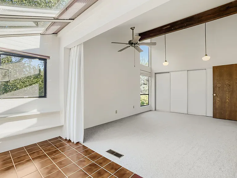 2532 E McGraw St — Photo 9