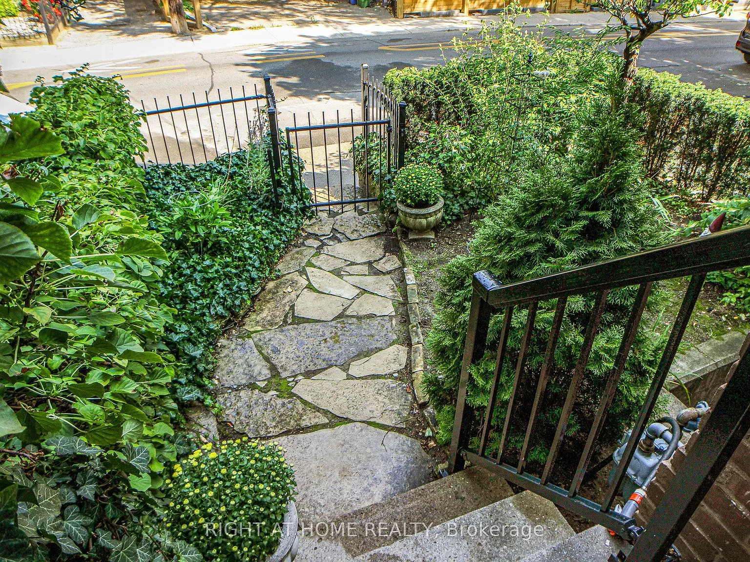 3 bed, $5,800 — Photo 3