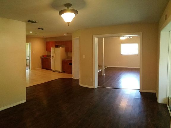 4th image of 4439 Bass St