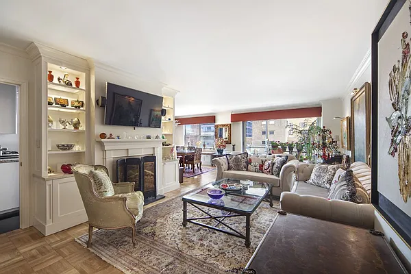 Sold by Compass | media 17