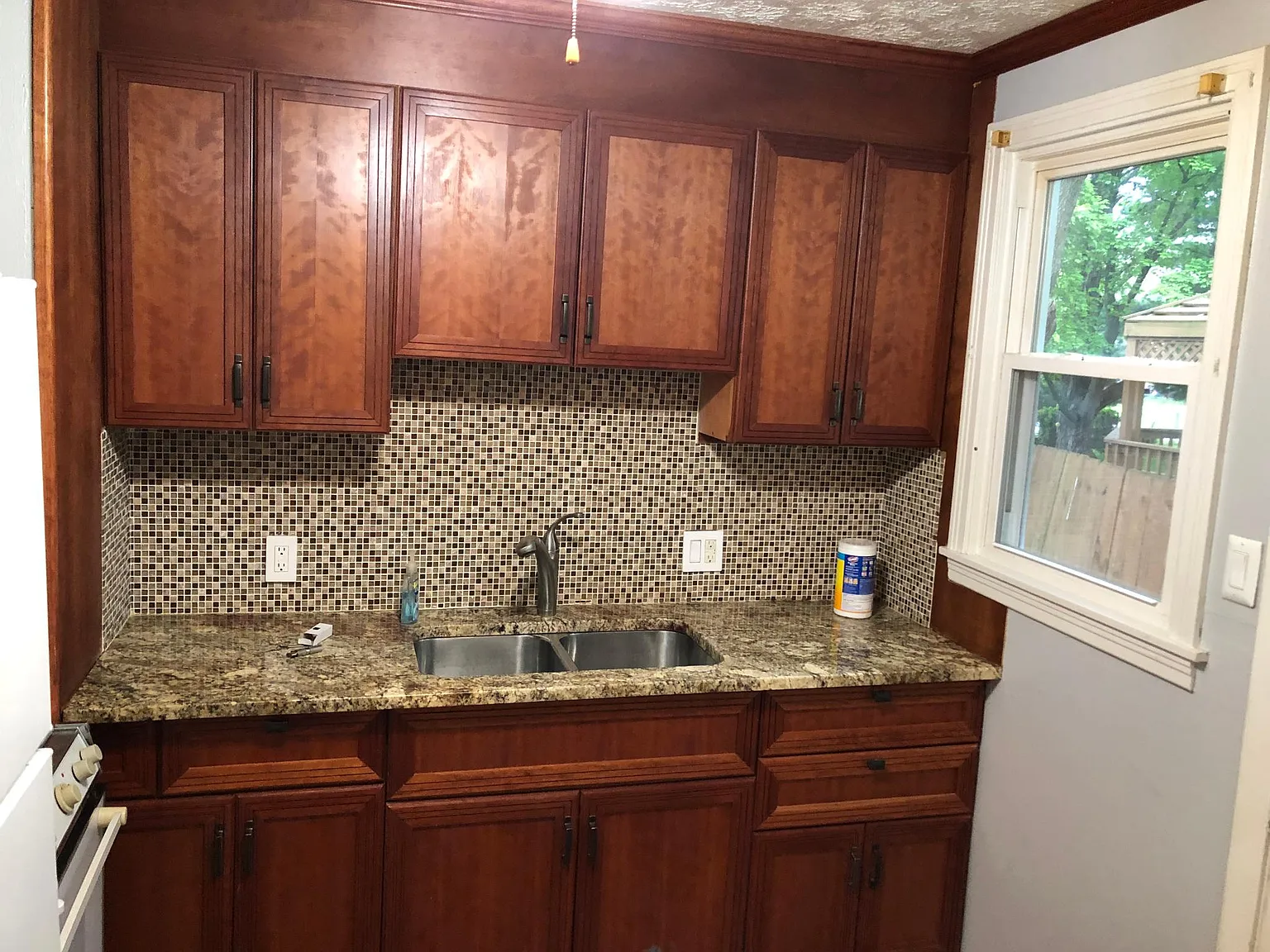 3 bed, 1090 sqft, $1,850 — Photo 2