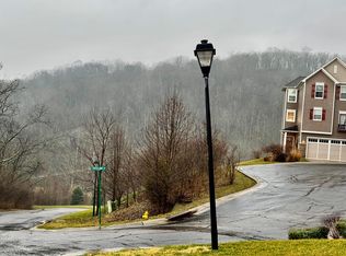 906 Treeline Dr, Covington, KY 41017