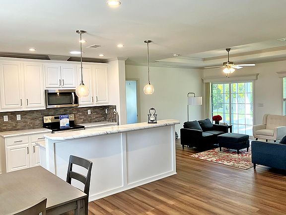 3rd image of 3010 Tara Lakes Cir N