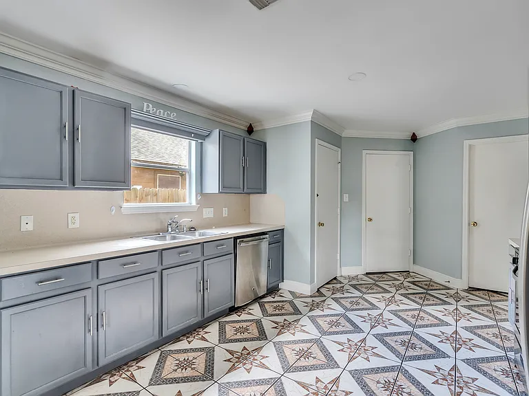 11319 Lindenloch Ln — Photo 27