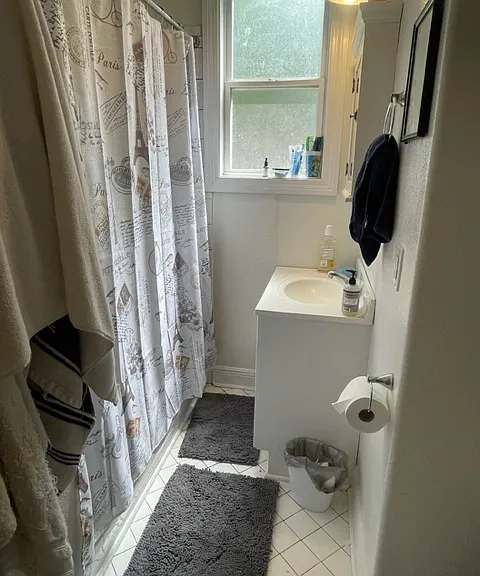 4933 S Prieur St #A — Photo 4