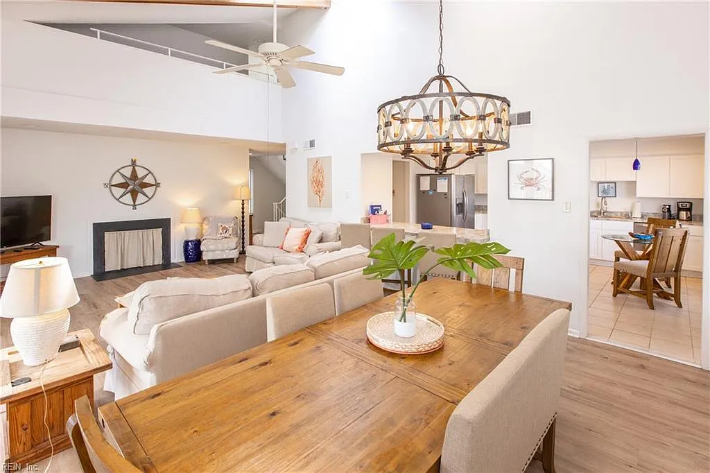 4 bed, 2.5 bath, 2409 sqft, $2,900 — Photo 4