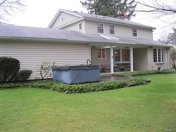 3rd image of 102 Highland Ave