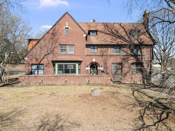 1012 5th Ave S, Clinton, IA 52732