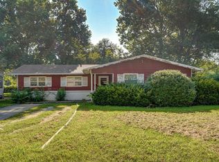 1428 S Pickwick Ave, Springfield, MO 65804