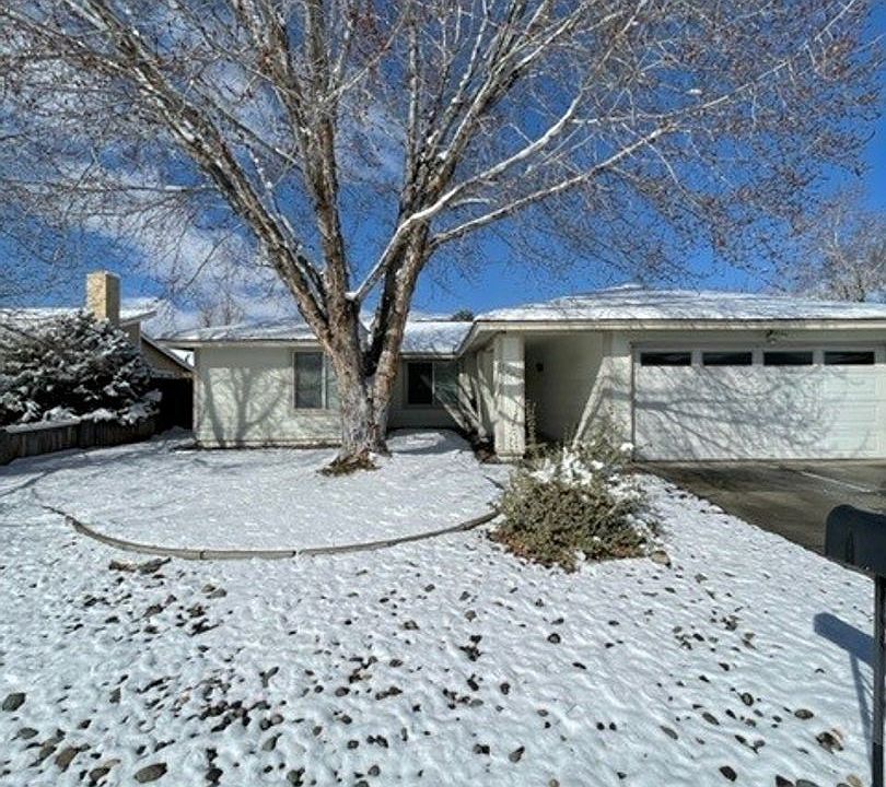 1st image of 1088 Pinewood Dr