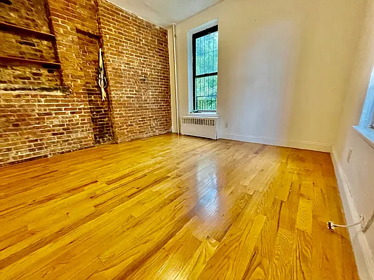 Rented by R New York | media 23