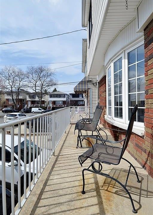 2nd image of 17 Centre Ln #2