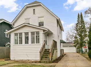 1020 Woodlawn Ave, Waukegan, IL 60085