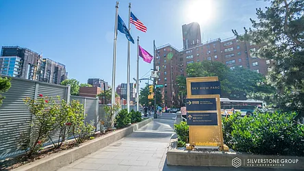 Sold by Silverstone Group USA Corp.