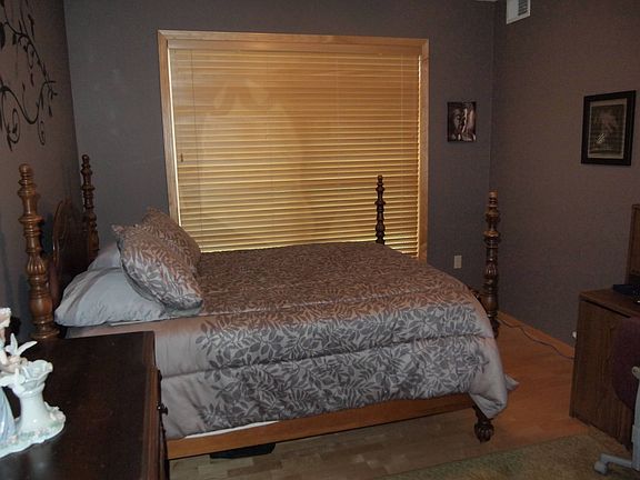 3rd image of 2530 34th St E #108