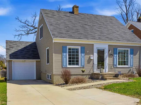 512 19th St NE, Cedar Rapids, IA 52402