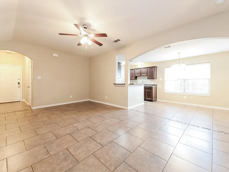 7645 Hollow Point Dr — Photo 6