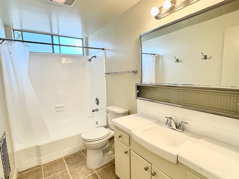 2335 Florencita Ave #6 — Photo 8