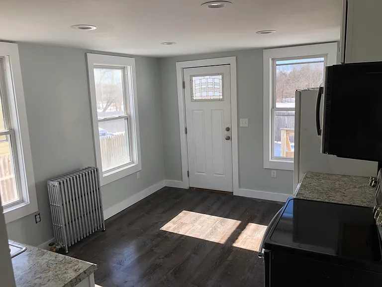 237 Locust St — Photo 10