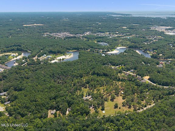2nd image of Lickskillet Rd