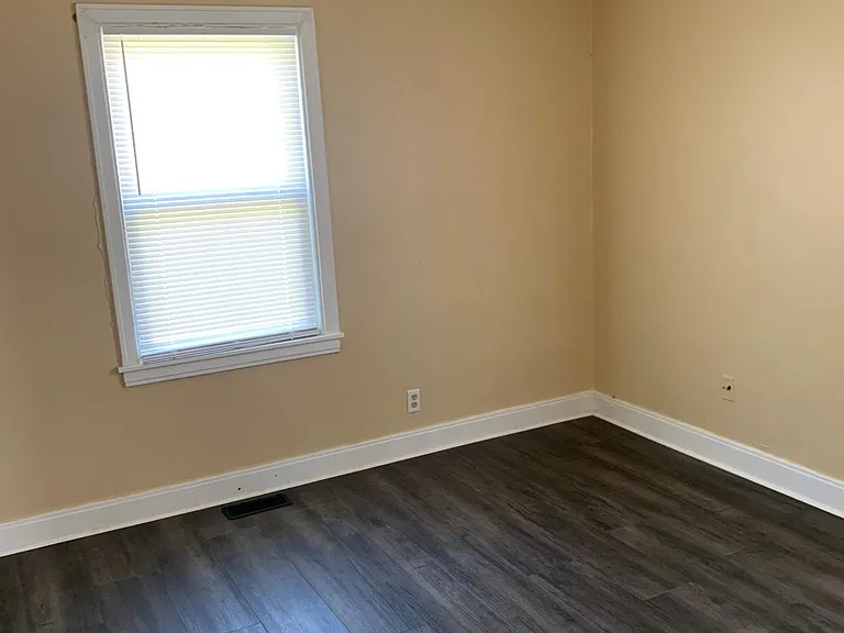 4220 Grand Ave — Photo 4