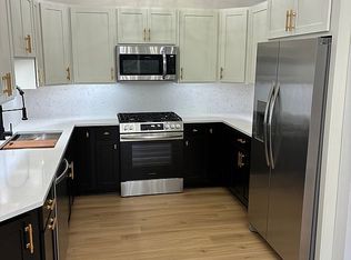 102 River Bluff Ct, Carpentersville, IL