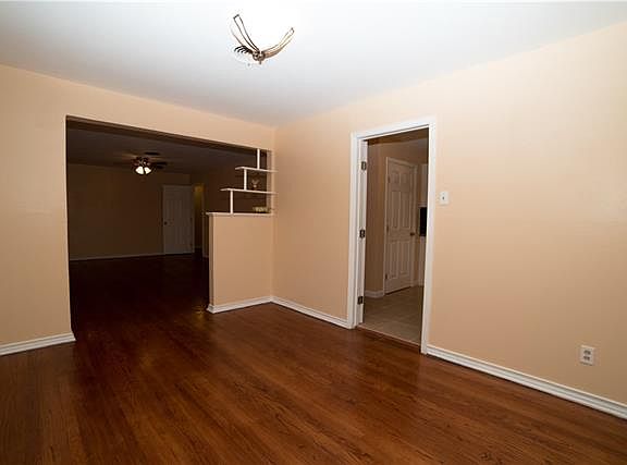 4th image of 7438 Piedmont Dr