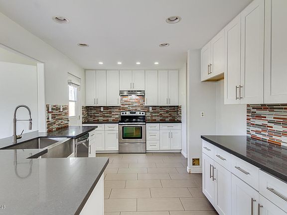 2nd image of 4026 E Blanche Dr