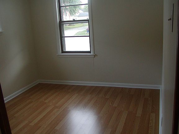 3rd image of 53 W Smiley Ave