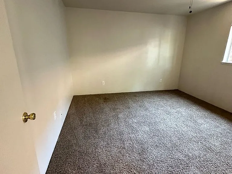 3 Klondike — Photo 19
