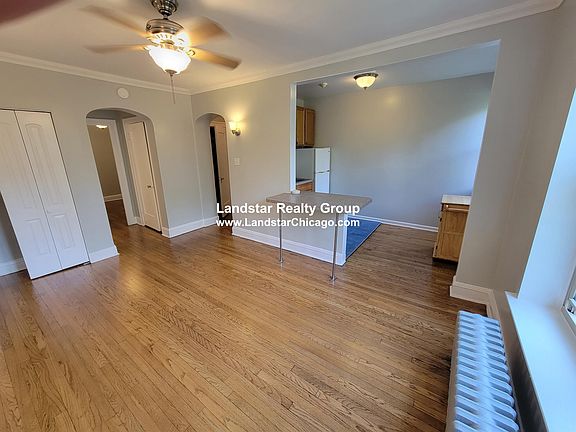 4th image of 1369 W Greenleaf Ave APT 203