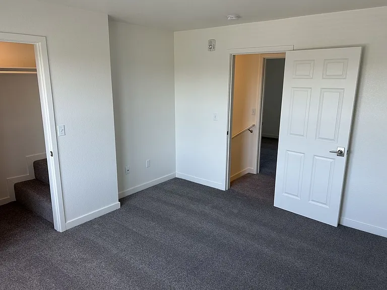445 Southwest Blvd #11 — Photo 14