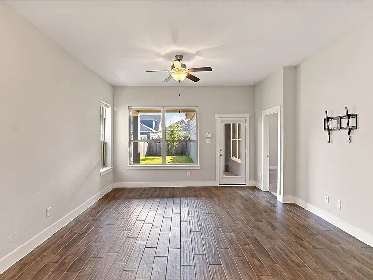 18547 First Landing Dr — Photo 8