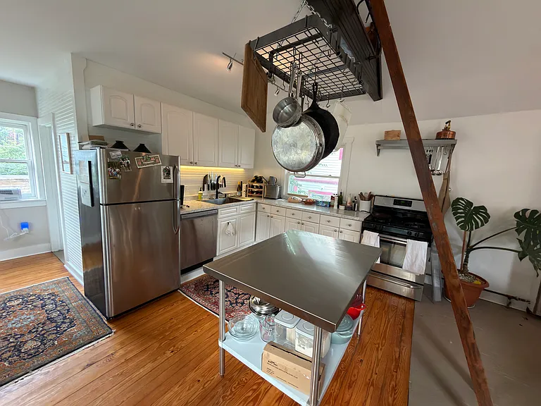 129 College St #4 — Photo 8
