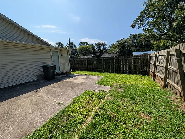 3704 Fairview St SW — Photo 14