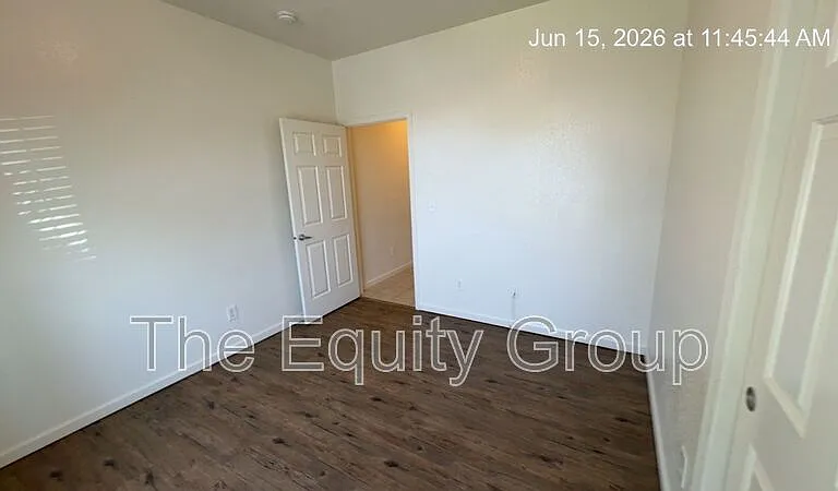 1319 S Crowe St #B — Photo 12