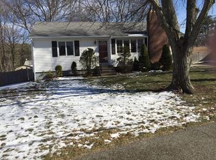 23 Ridgewood Dr, Norwood, MA 02062